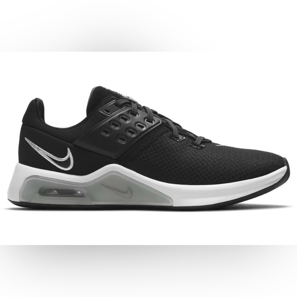 Nike Women's Air Max Bella TR 4
Training Sneakers Size 9.5 US